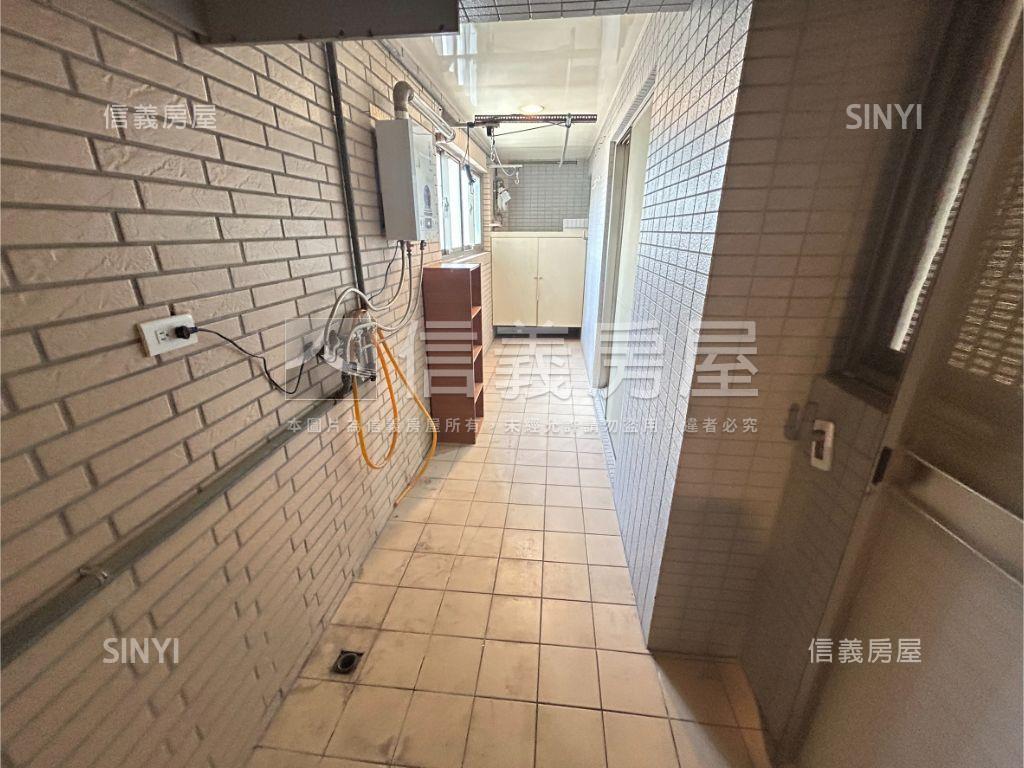 中央新村高樓河岸美景房屋室內格局與周邊環境