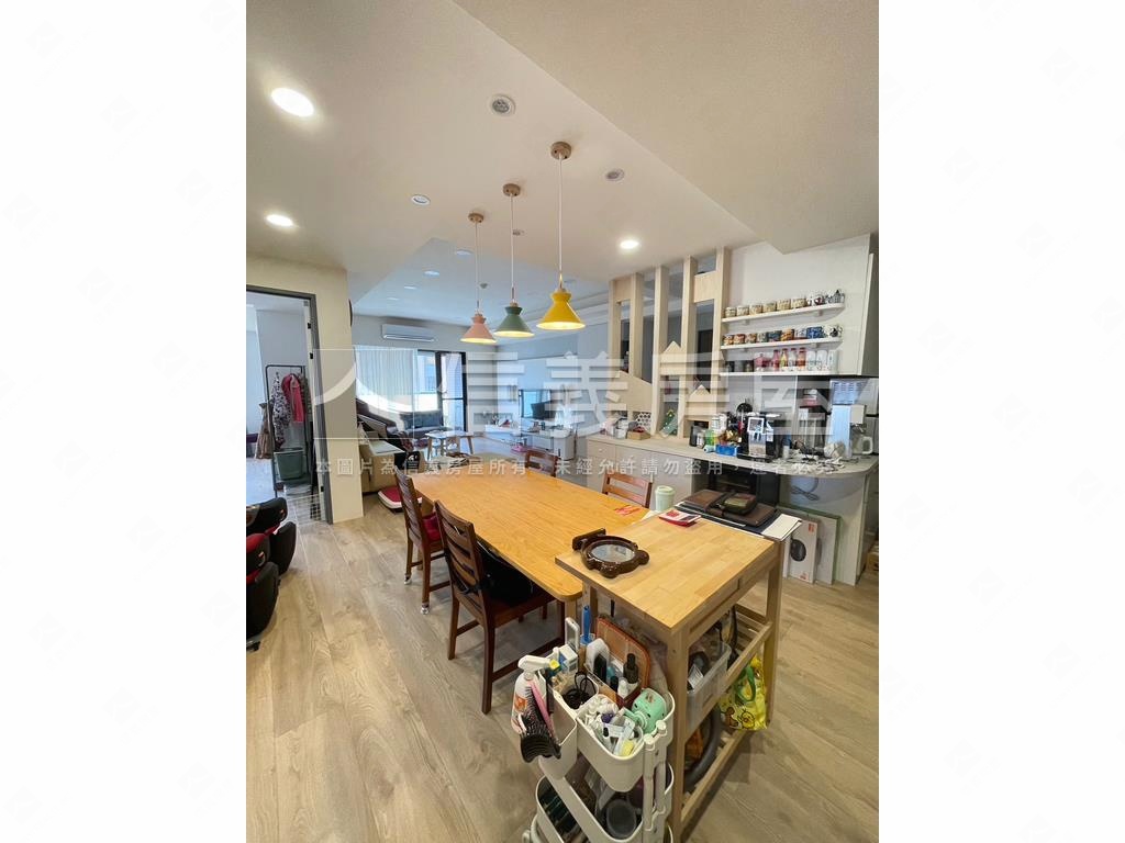 一號公館四房雙車位房屋室內格局與周邊環境