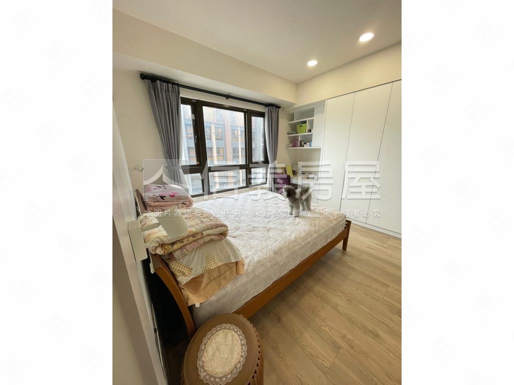 一號公館四房雙車位房屋室內格局與周邊環境