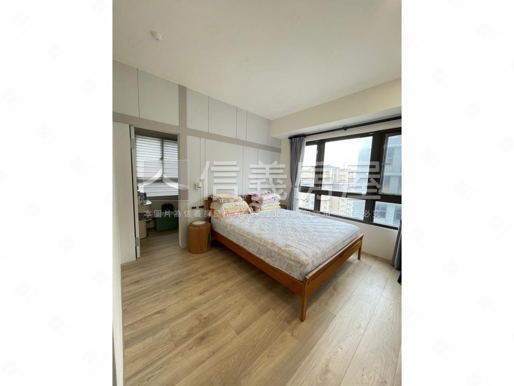 一號公館四房雙車位房屋室內格局與周邊環境