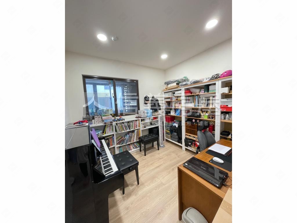 一號公館四房雙車位房屋室內格局與周邊環境