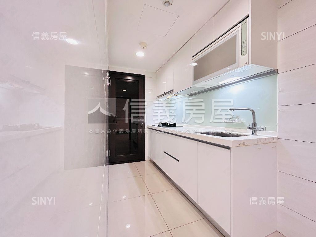 近未來捷運站精美兩房房屋室內格局與周邊環境
