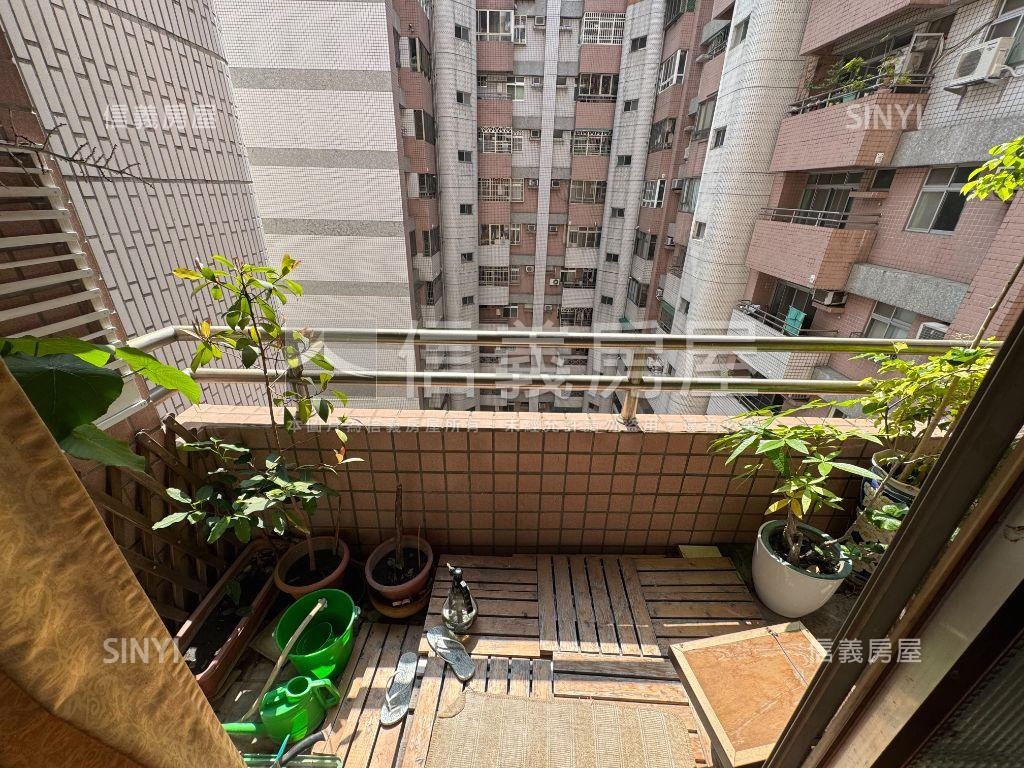 近美術綠園道大３房房屋室內格局與周邊環境