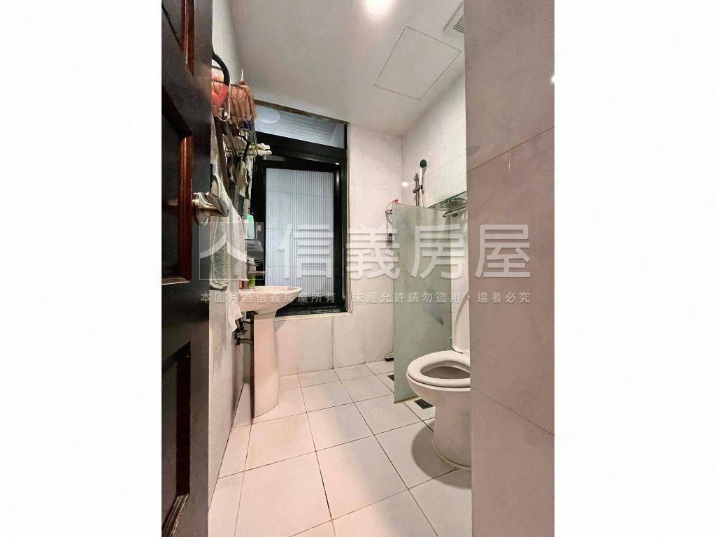 稀有ＩＣＯＭＥ高樓＋車位房屋室內格局與周邊環境