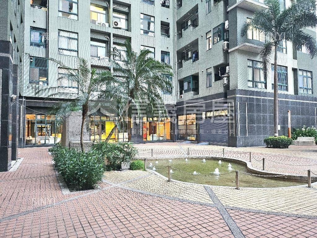 稀有ＩＣＯＭＥ高樓＋車位房屋室內格局與周邊環境