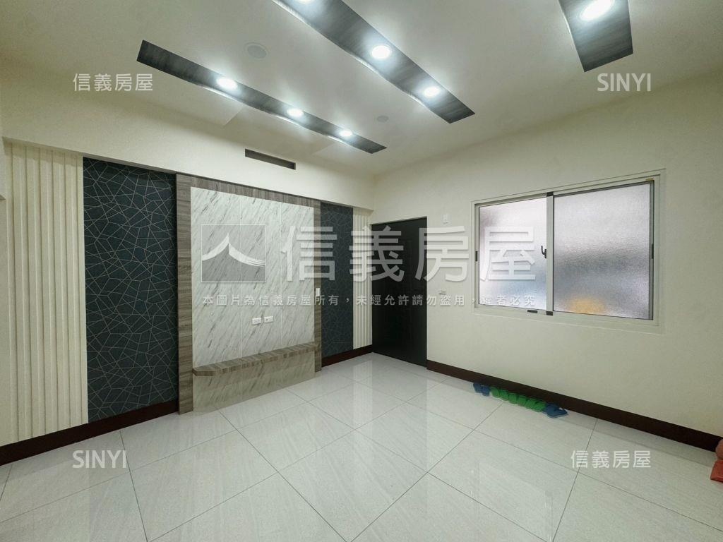 近１４期好停車停孝親透天房屋室內格局與周邊環境