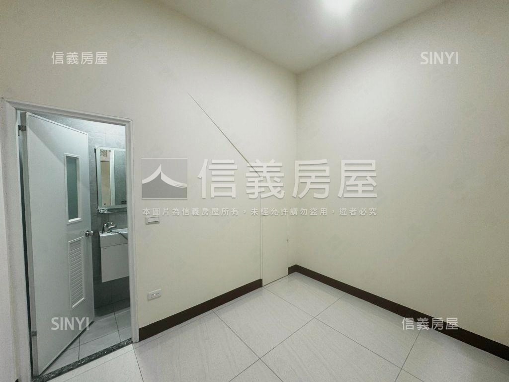 近１４期好停車停孝親透天房屋室內格局與周邊環境