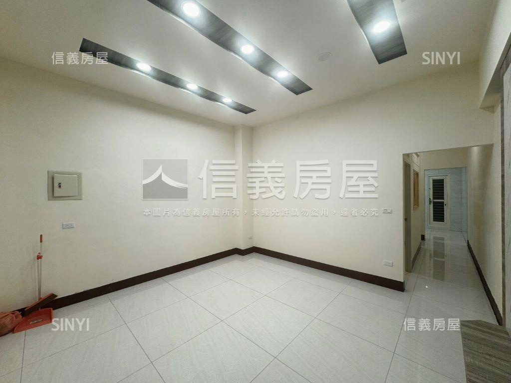 近１４期好停車停孝親透天房屋室內格局與周邊環境