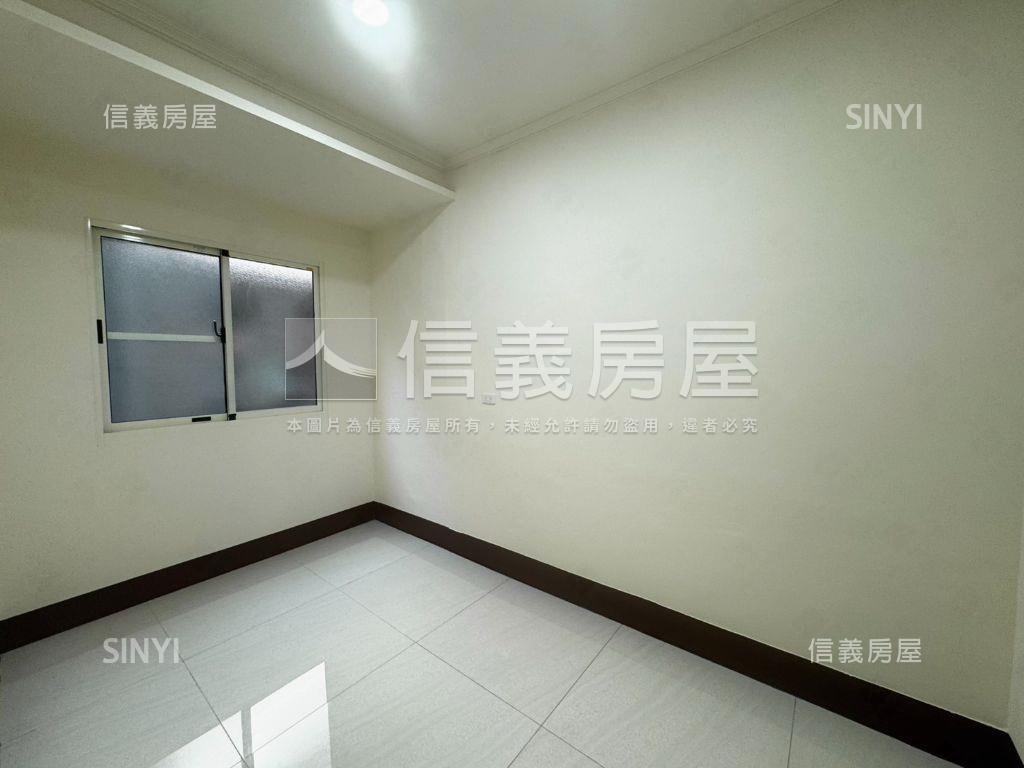 近１４期好停車停孝親透天房屋室內格局與周邊環境