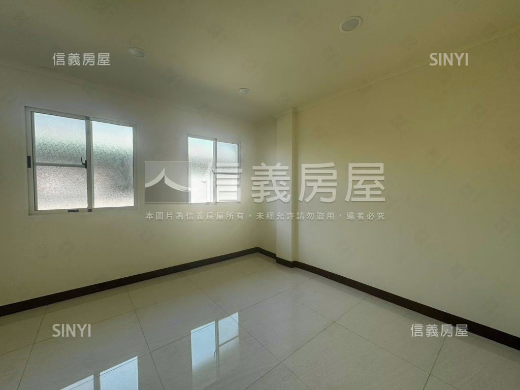 近１４期好停車停孝親透天房屋室內格局與周邊環境