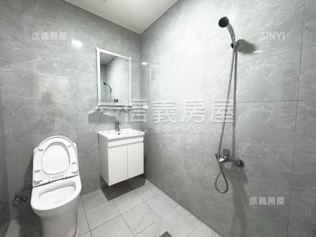 近１４期好停車停孝親透天房屋室內格局與周邊環境