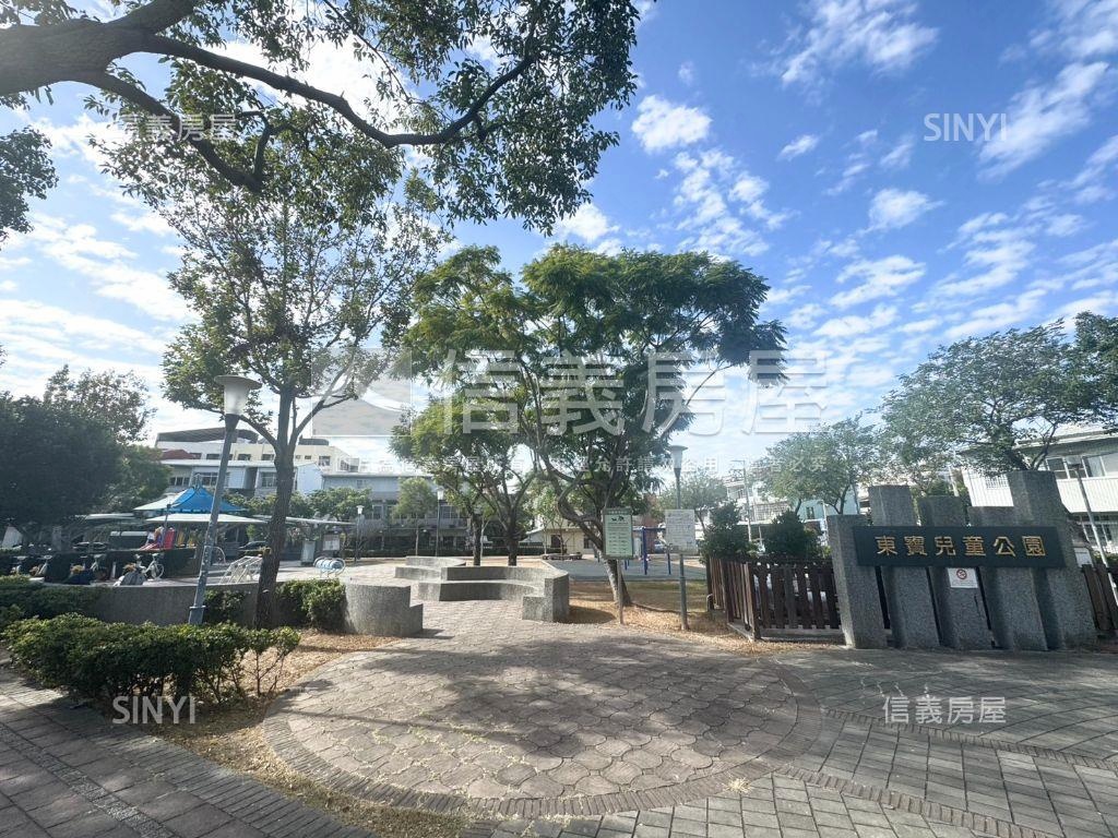 近１４期好停車停孝親透天房屋室內格局與周邊環境