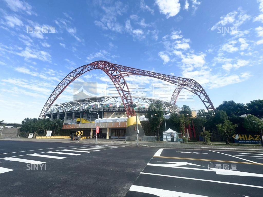 近１４期好停車停孝親透天房屋室內格局與周邊環境