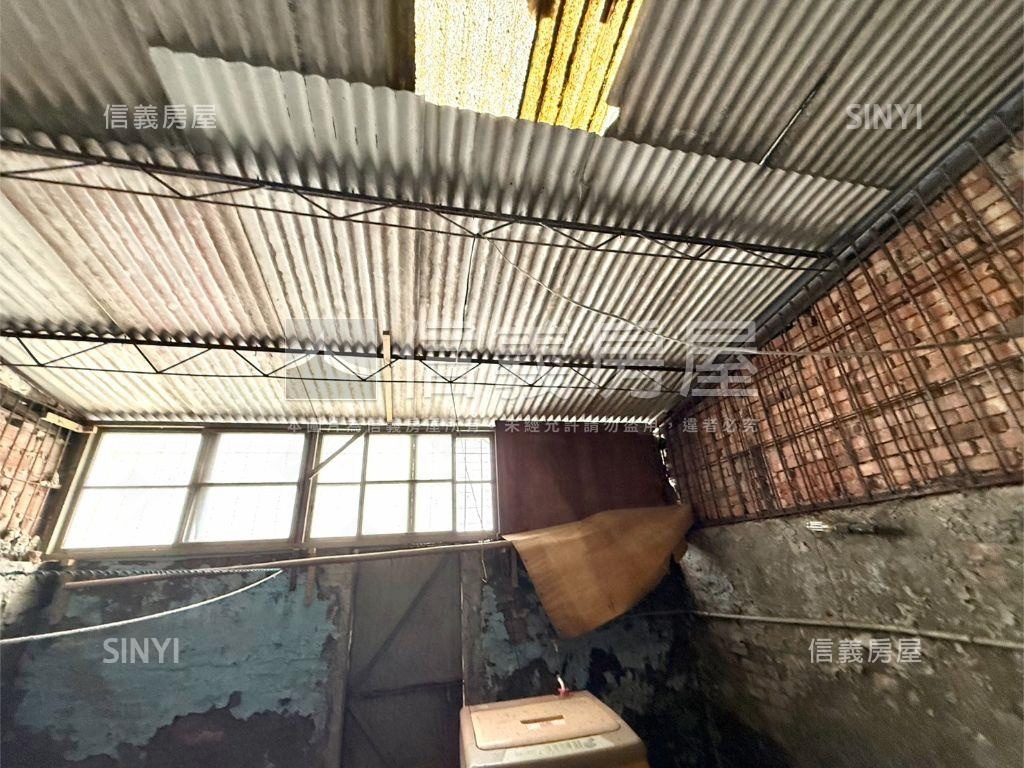 南區傳統鹽埕透天房屋室內格局與周邊環境