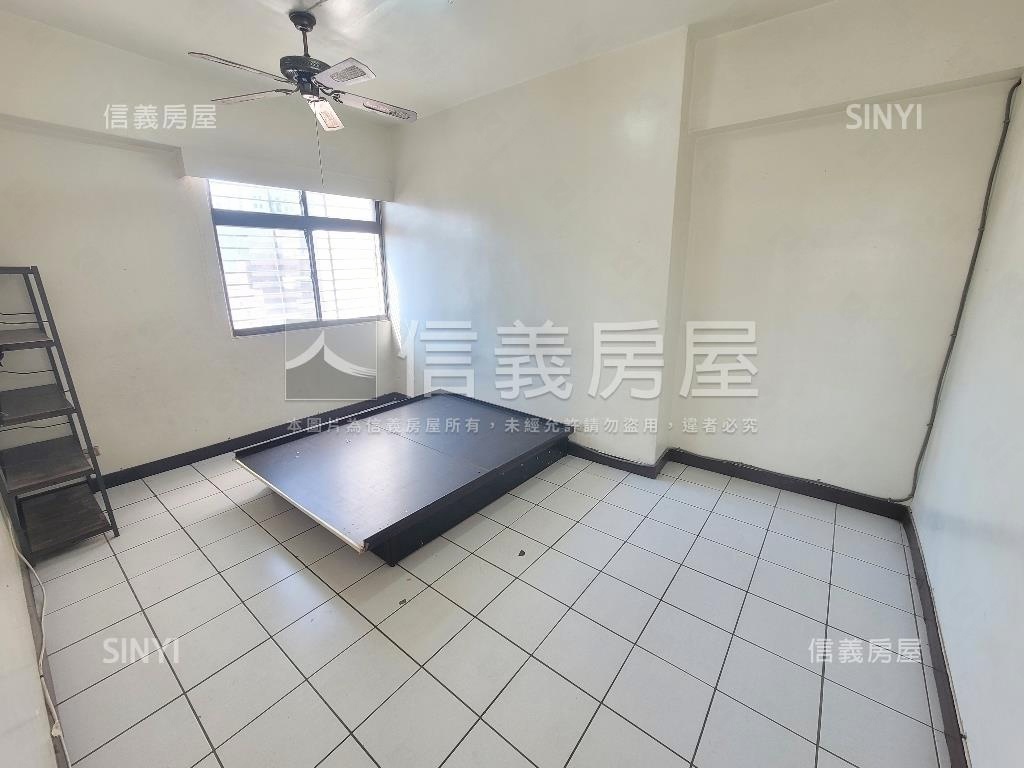 名人低總價新世界房屋室內格局與周邊環境