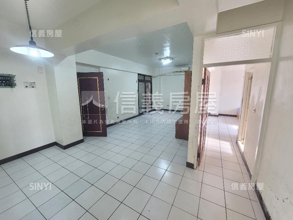 名人低總價新世界房屋室內格局與周邊環境