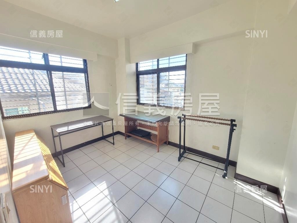 名人低總價新世界房屋室內格局與周邊環境