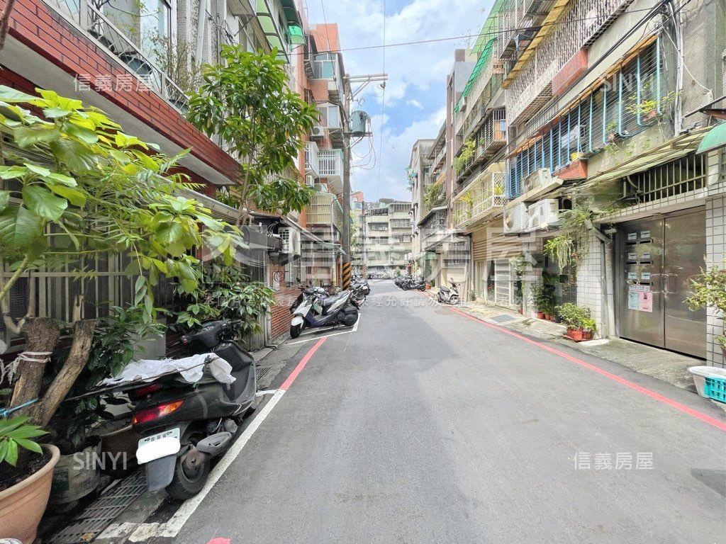 永安捷運面寬住店空間房屋室內格局與周邊環境