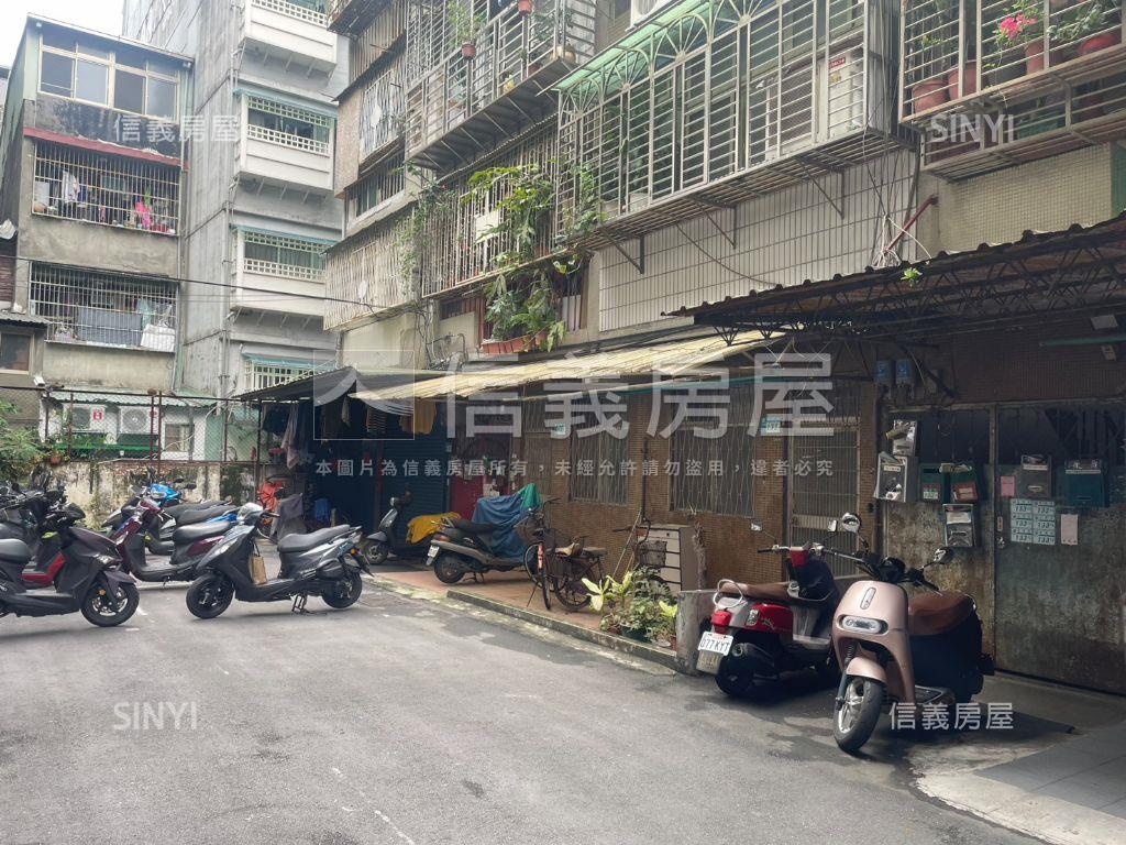 近捷運熱鬧巷弄房屋室內格局與周邊環境