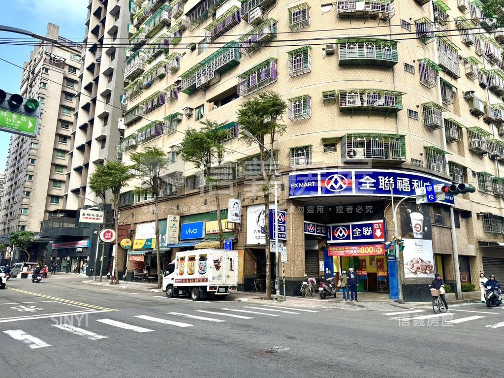 稀有露臺低總價二樓房屋室內格局與周邊環境