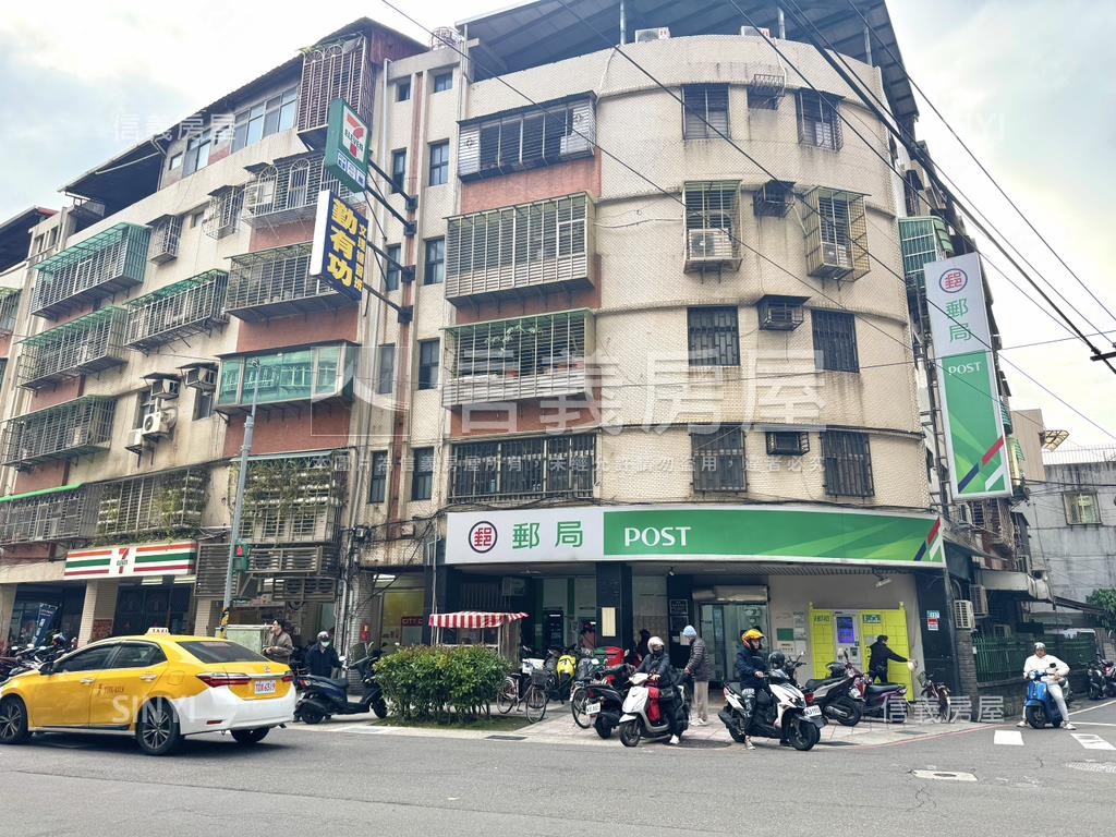 稀有露臺低總價二樓房屋室內格局與周邊環境