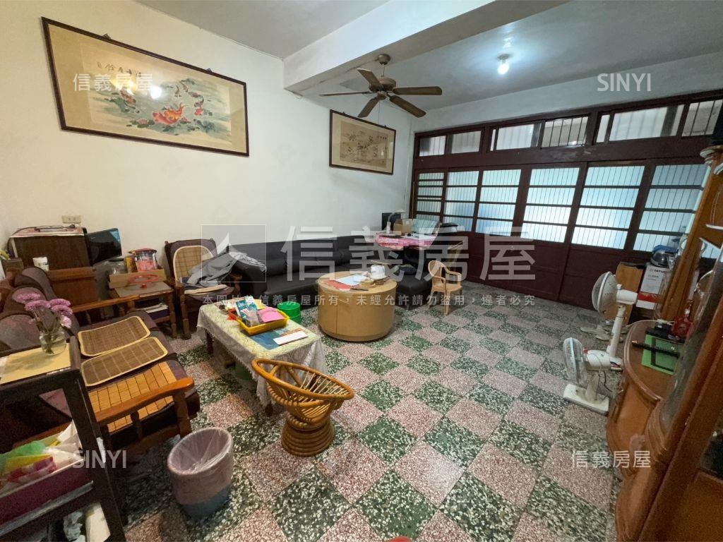 近Ａ２１陽光美透天房屋室內格局與周邊環境