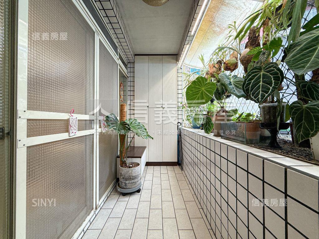 【邊間】世貿三興精美二樓房屋室內格局與周邊環境