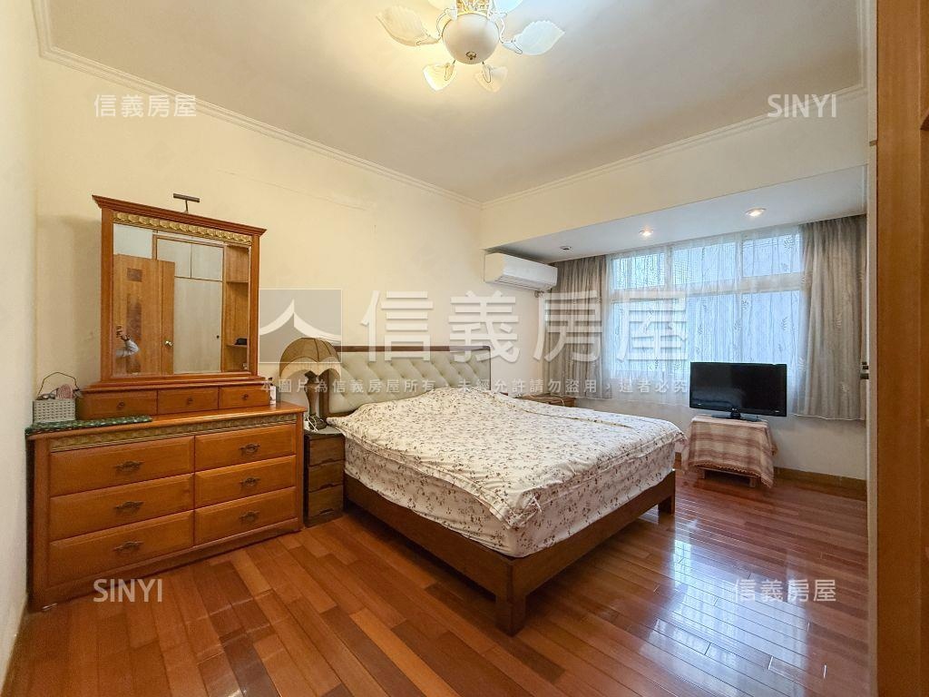 【邊間】世貿三興精美二樓房屋室內格局與周邊環境