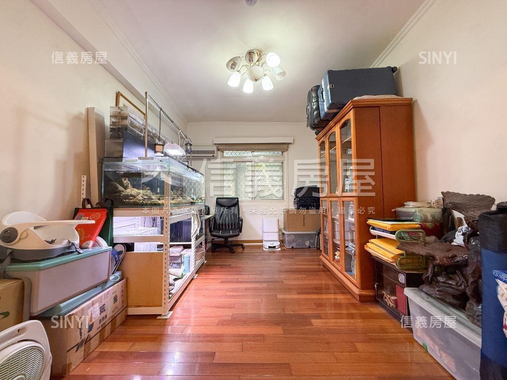 【邊間】世貿三興精美二樓房屋室內格局與周邊環境