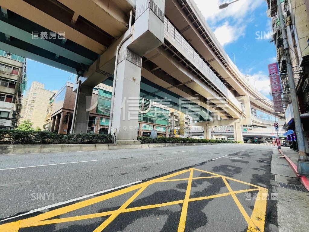 信義星池便利優質車位釋出房屋室內格局與周邊環境