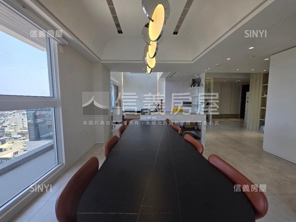 雲鼎挑高露臺景觀房房屋室內格局與周邊環境