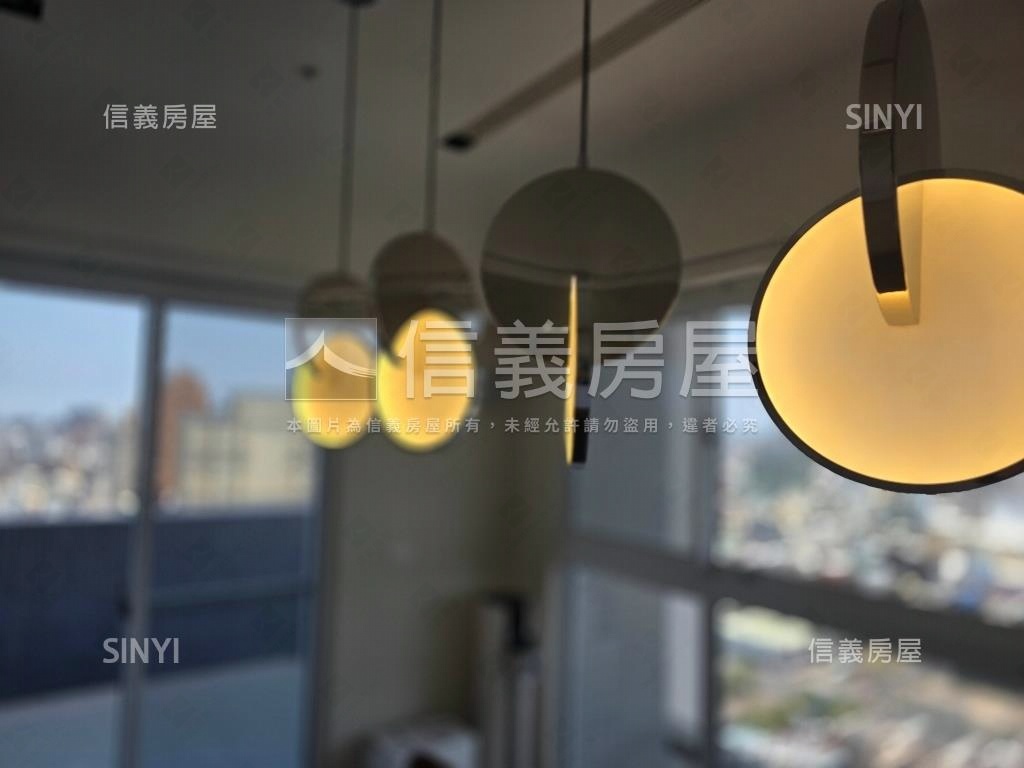 雲鼎挑高露臺景觀房房屋室內格局與周邊環境
