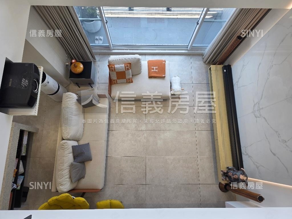 雲鼎挑高露臺景觀房房屋室內格局與周邊環境