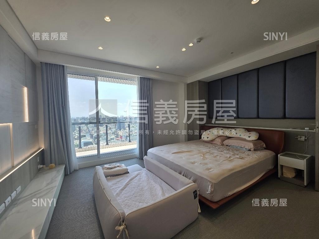雲鼎挑高露臺景觀房房屋室內格局與周邊環境