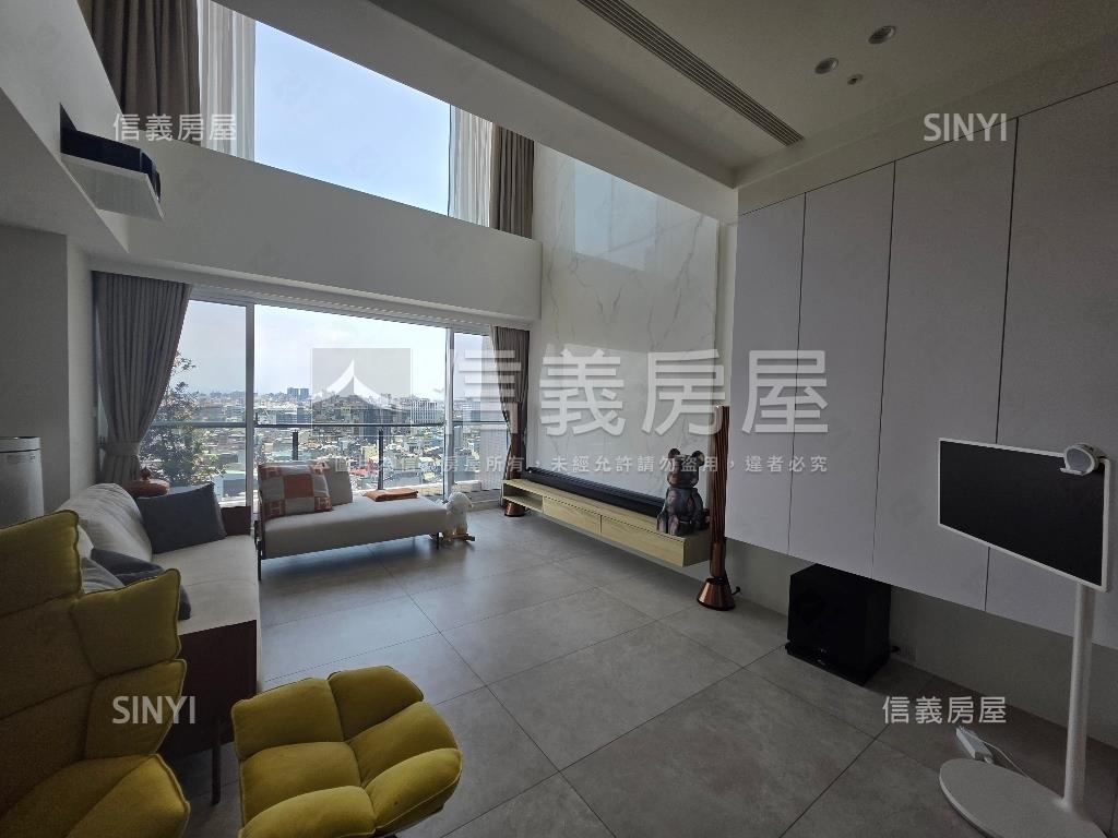 雲鼎挑高露臺景觀房房屋室內格局與周邊環境