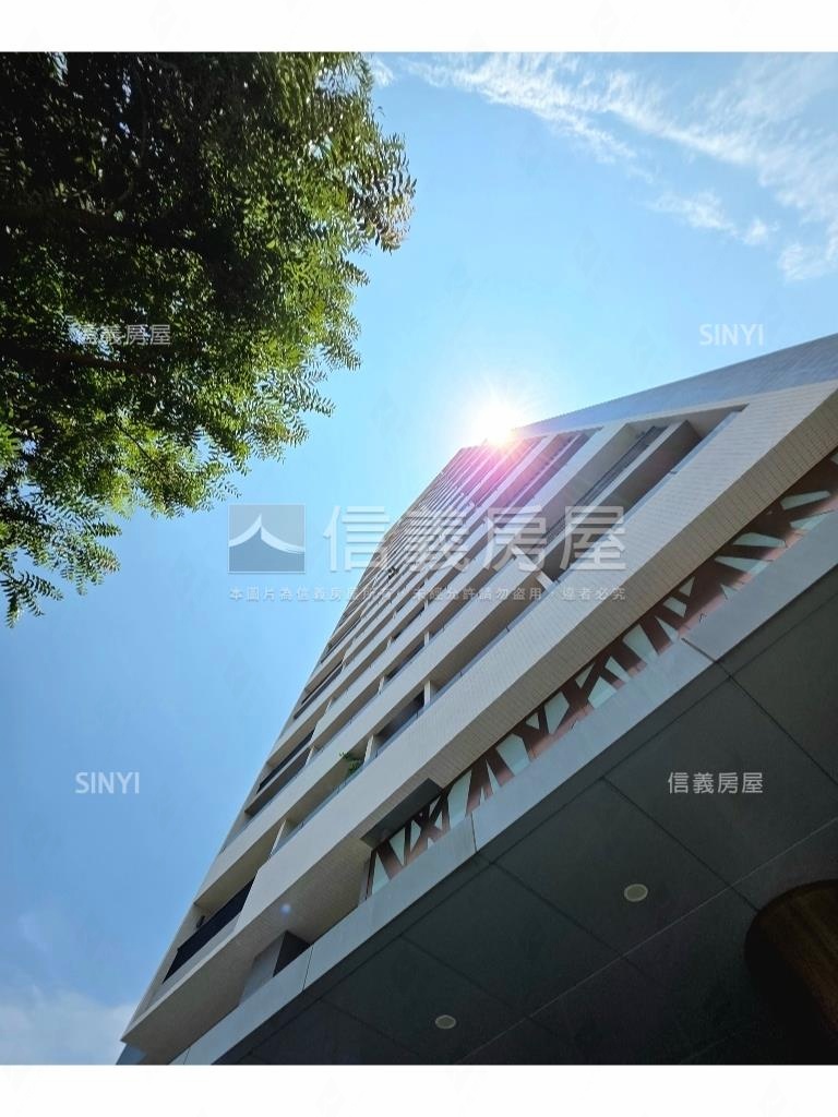 雲鼎挑高露臺景觀房房屋室內格局與周邊環境