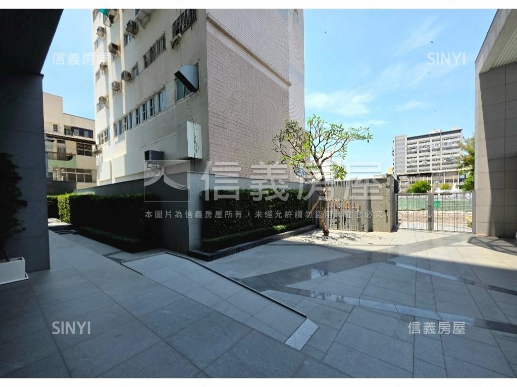 雲鼎挑高露臺景觀房房屋室內格局與周邊環境