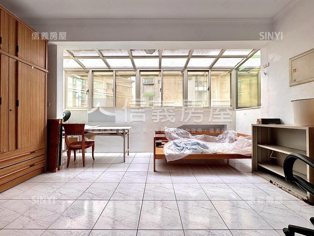 迎旭山莊邊間庭院溫馨透天房屋室內格局與周邊環境