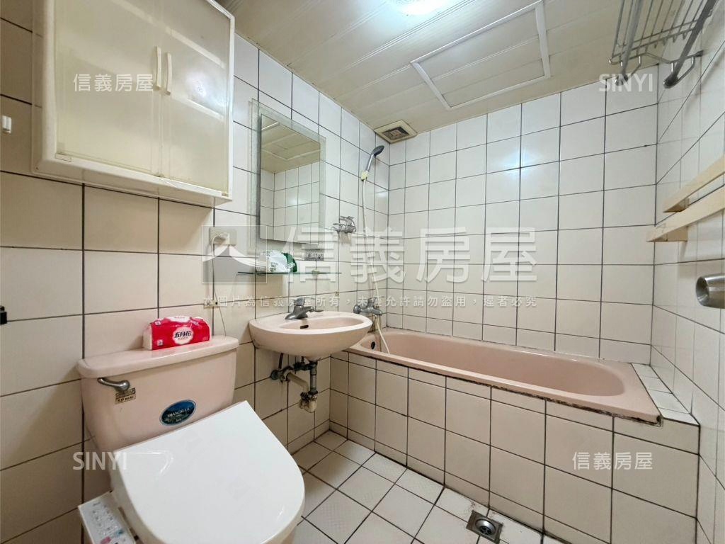 亞東捷運公園旁邊間兩房房屋室內格局與周邊環境