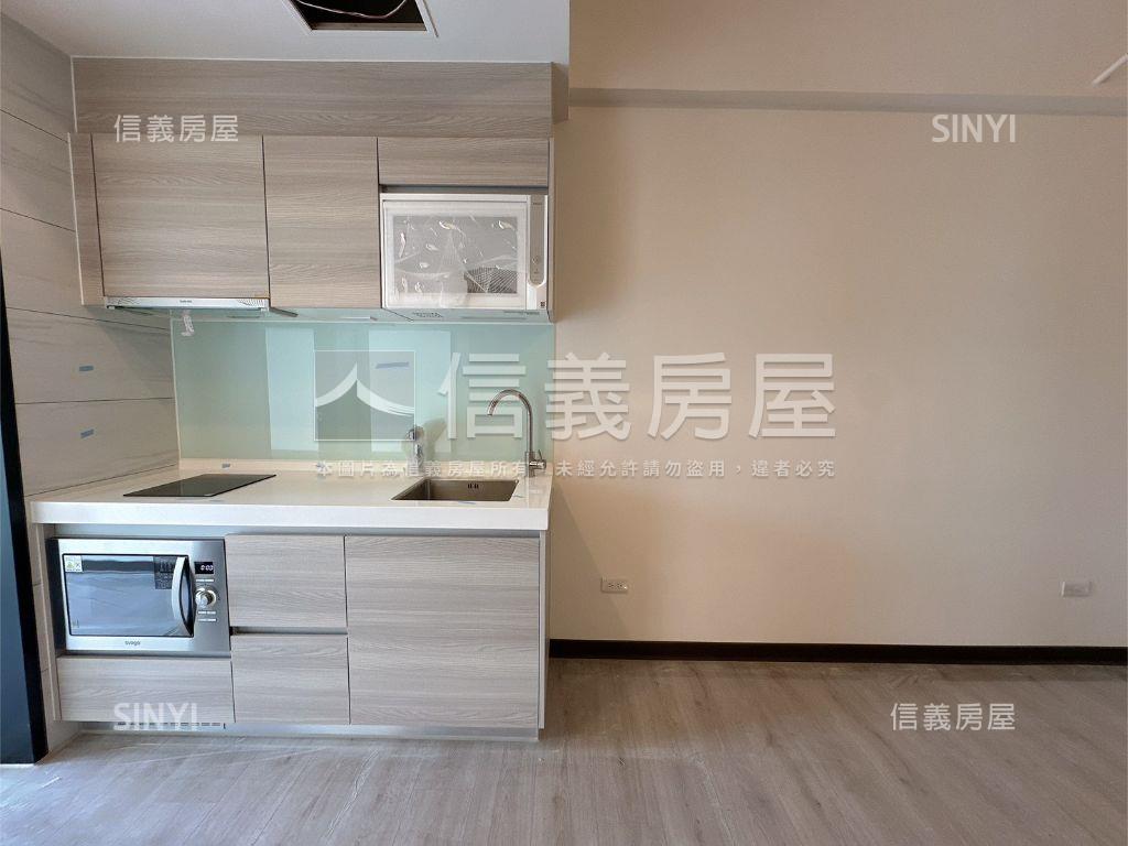 快樂王國全新三房車位房屋室內格局與周邊環境