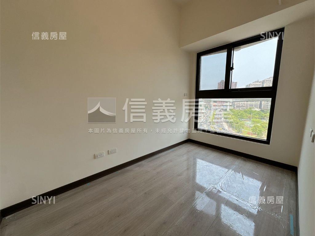 快樂王國全新三房車位房屋室內格局與周邊環境