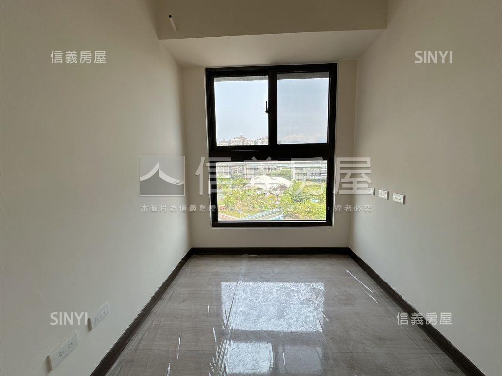 快樂王國全新三房車位房屋室內格局與周邊環境