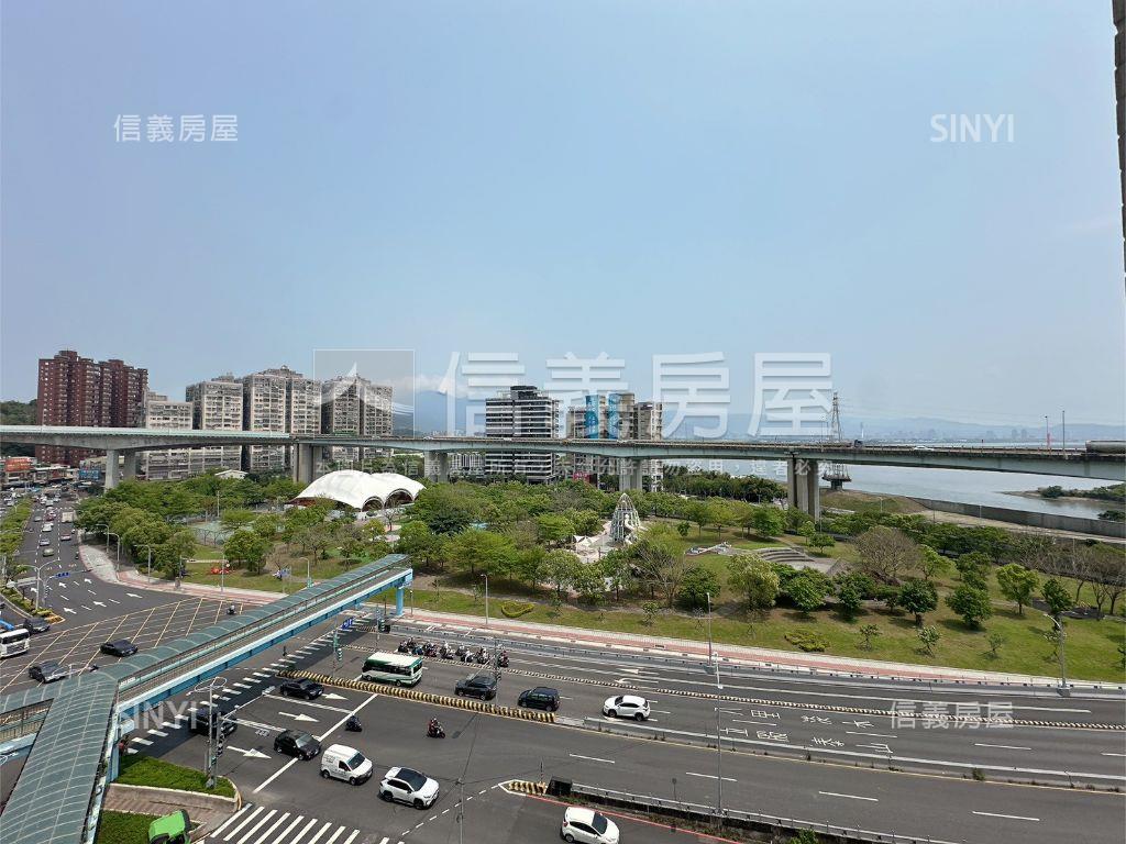 快樂王國全新三房車位房屋室內格局與周邊環境