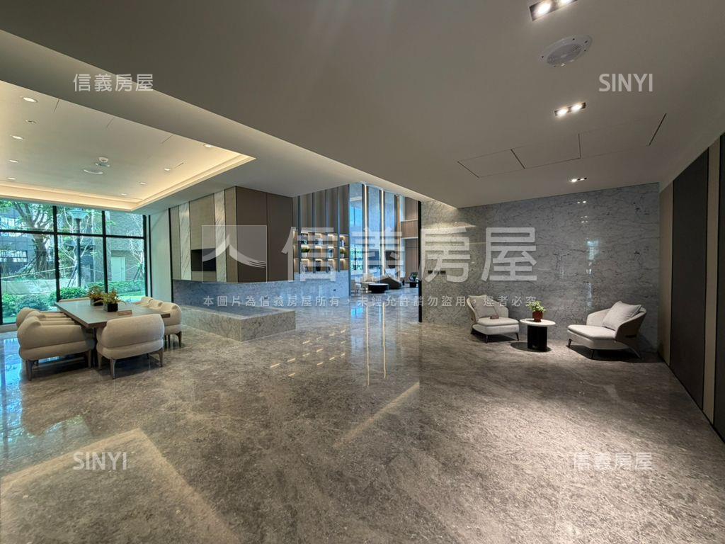 快樂王國全新三房車位房屋室內格局與周邊環境