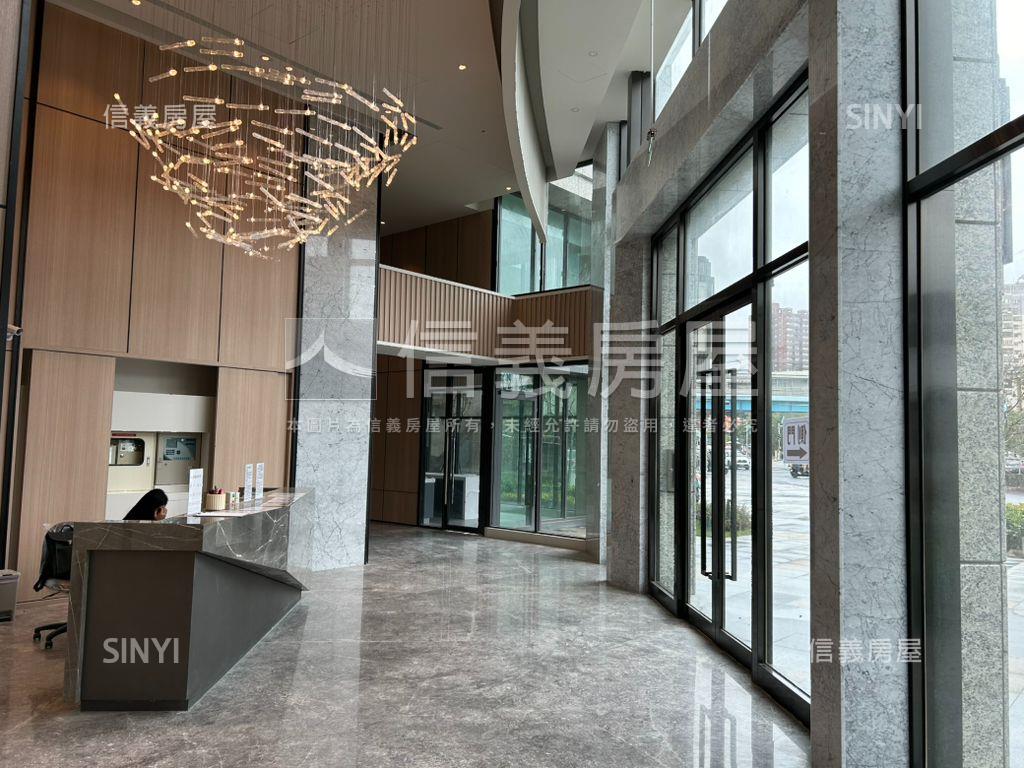 快樂王國全新三房車位房屋室內格局與周邊環境