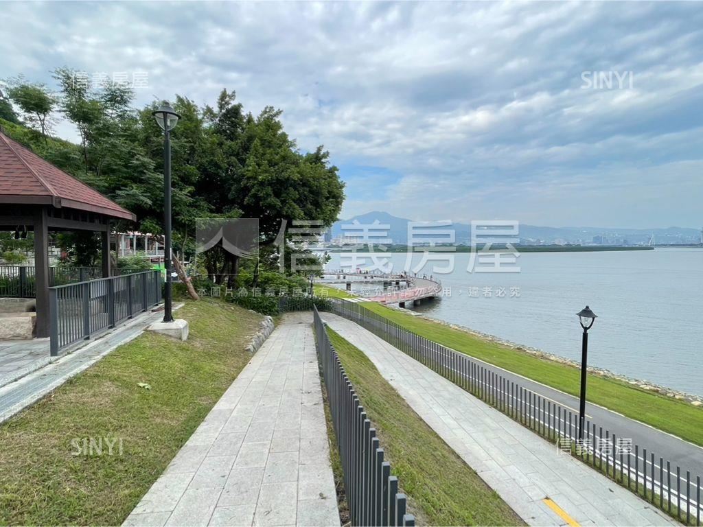 快樂王國全新三房車位房屋室內格局與周邊環境