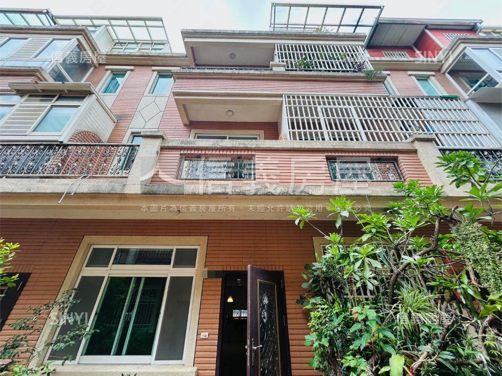 近好市多面寬別墅房屋室內格局與周邊環境