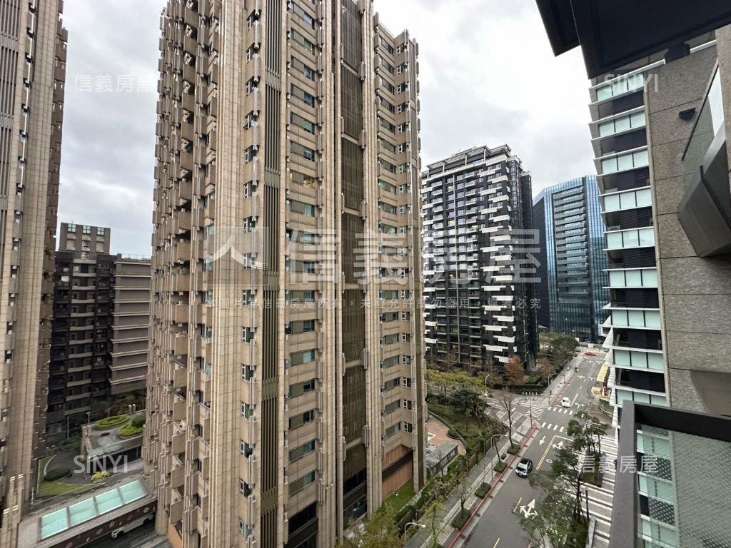 長虹菁英高樓三房房屋室內格局與周邊環境