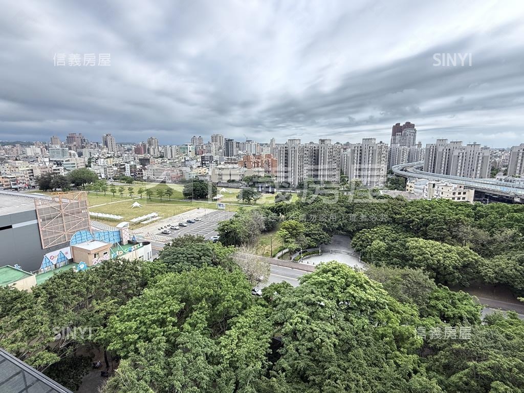 森林首席Ｆ１２雙車位房屋室內格局與周邊環境