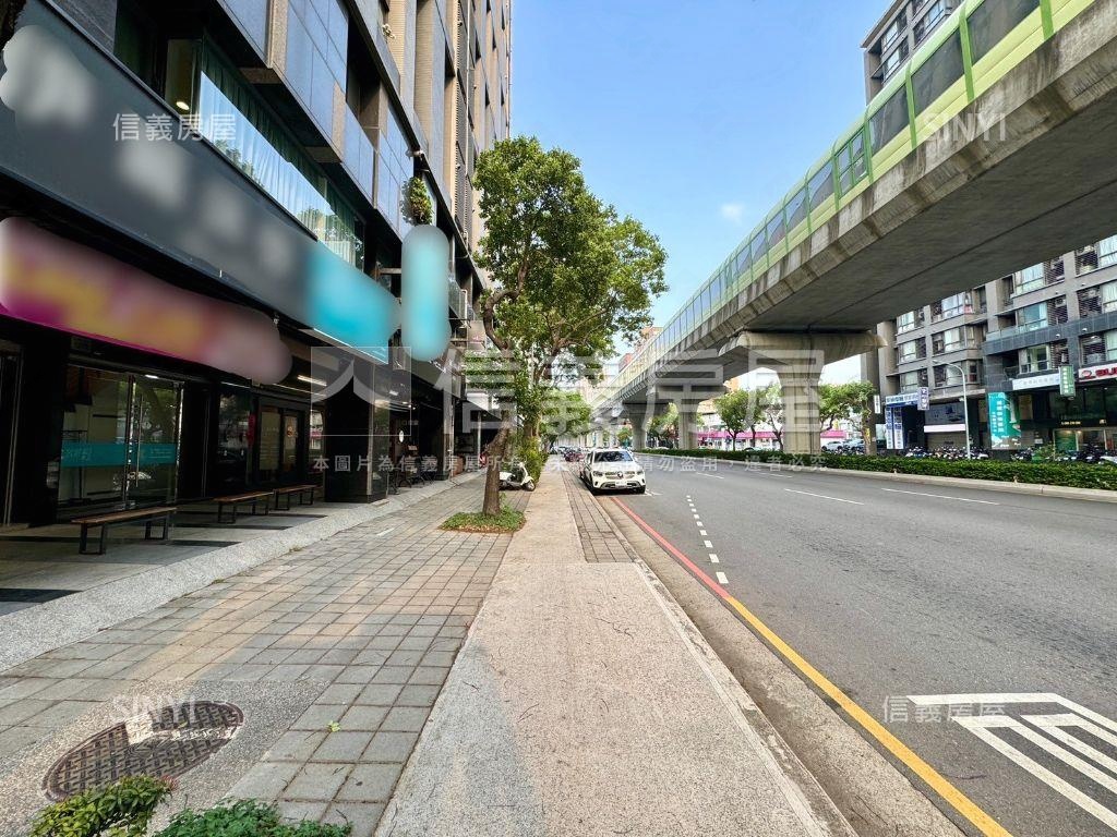 近捷運站文心路大面寬店面房屋室內格局與周邊環境